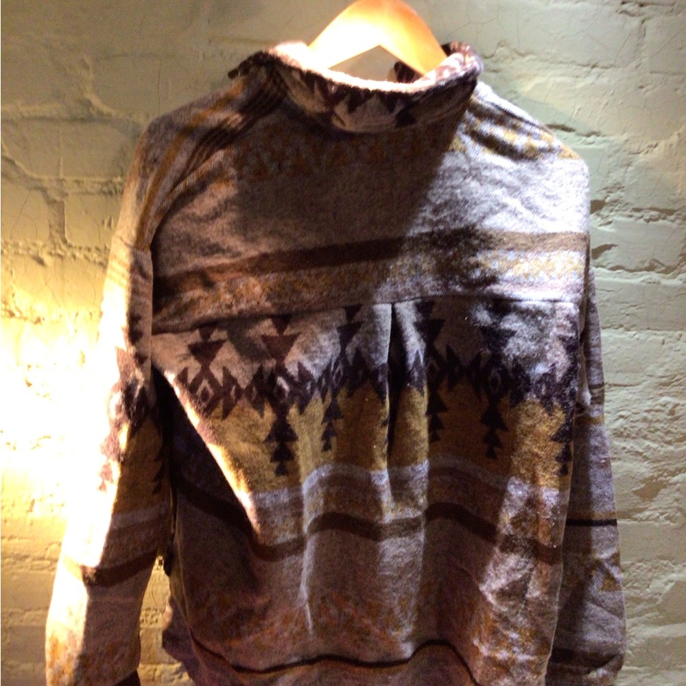 Clearance❤️‍🔥❤️‍🔥! Aztec Patterned shacket - Picture 6 of 6